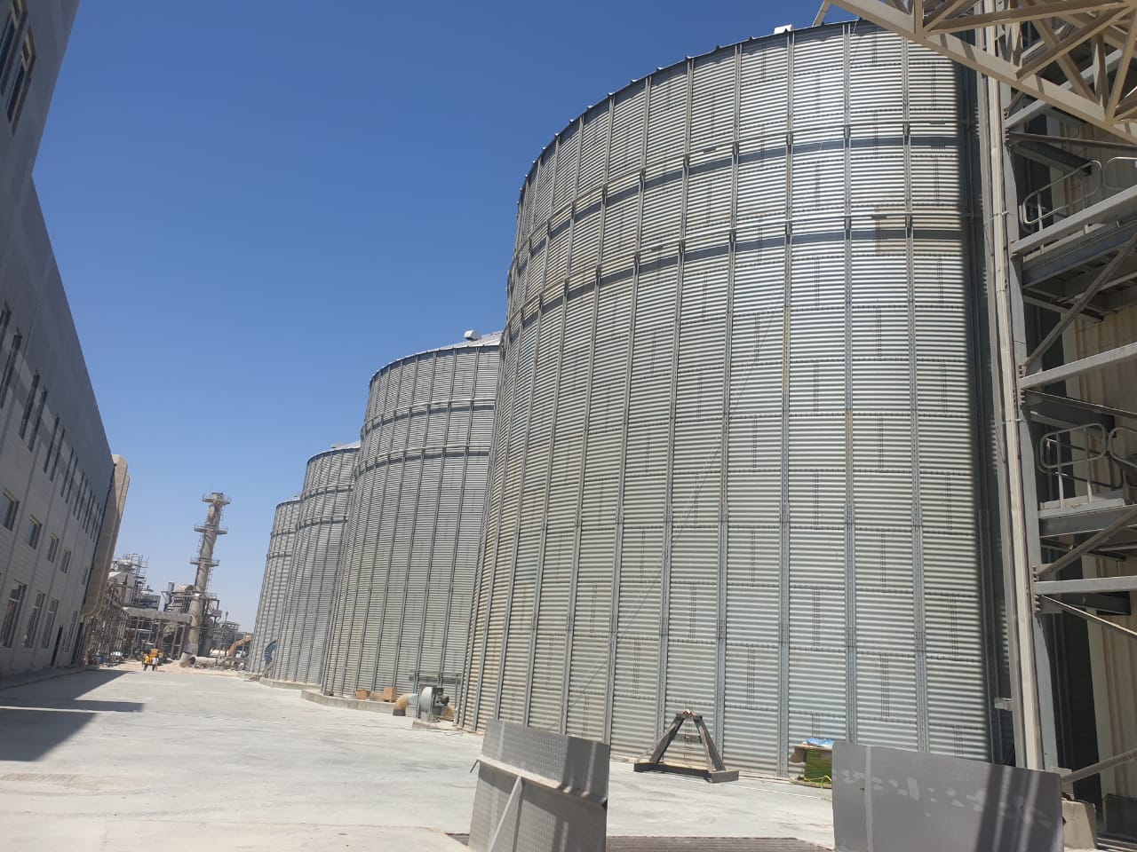 4 Flat bottom silos in Saudi Arabia