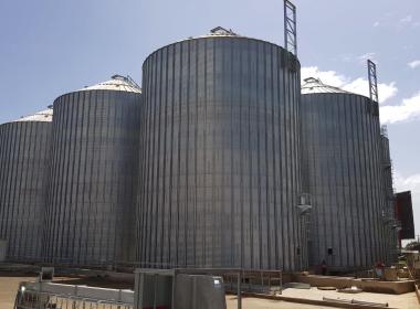 5 silos de Base Plana en Tika (Kenia)